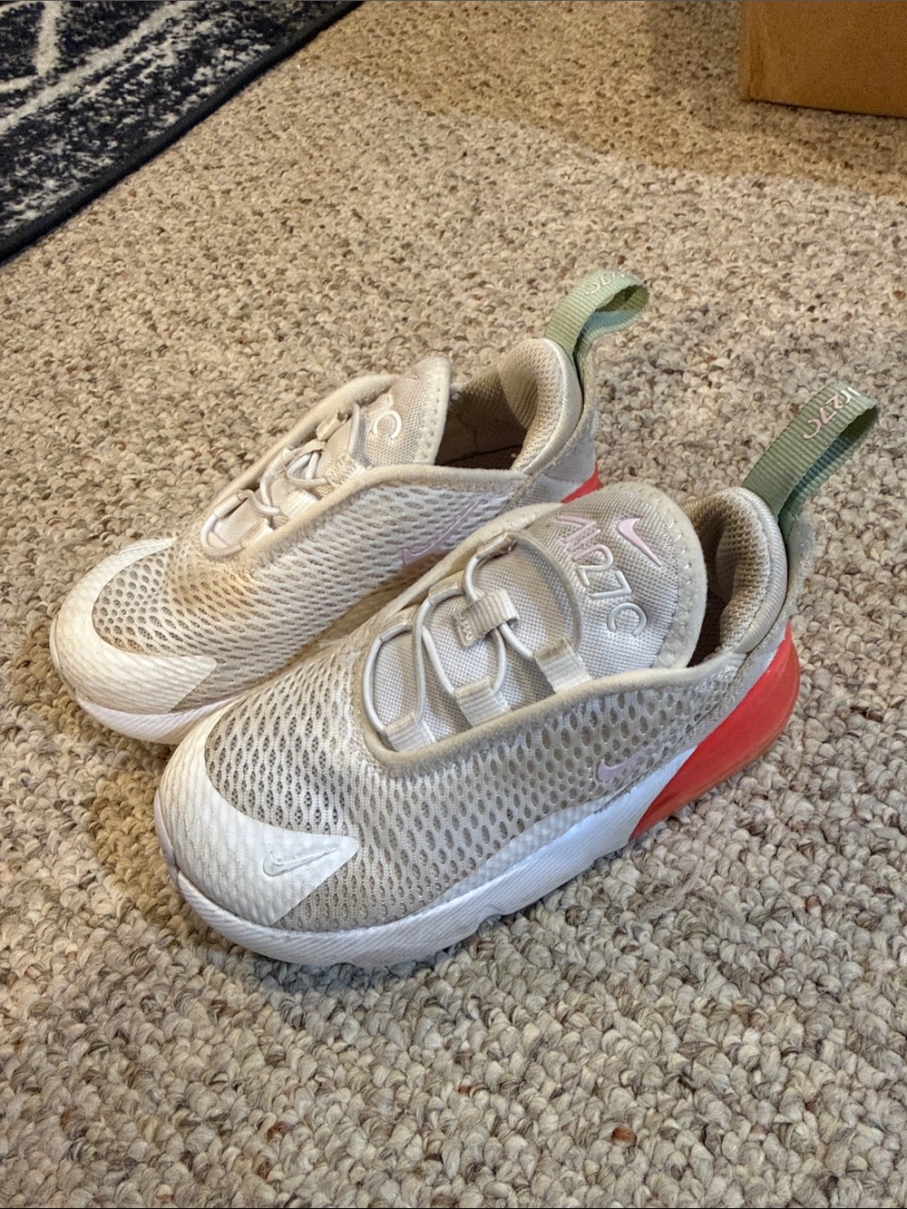 Nike Kids Lightweight Sneakers in Cream with Coral Heel